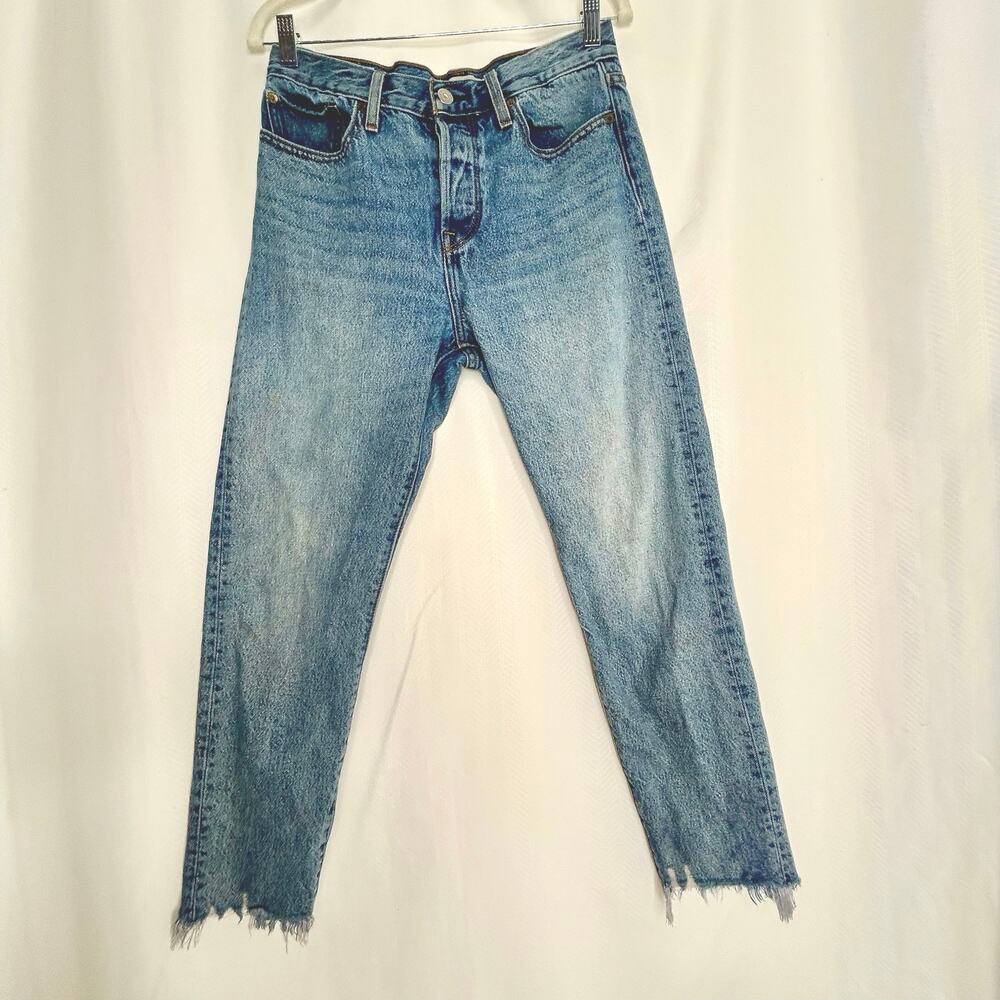 Levi’s wedgies blue jeans raw hem high rise classic tapered 28 ankle